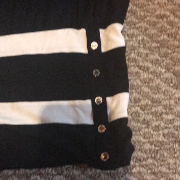 💙White House Black Market Blouse - Picture 4 of 6